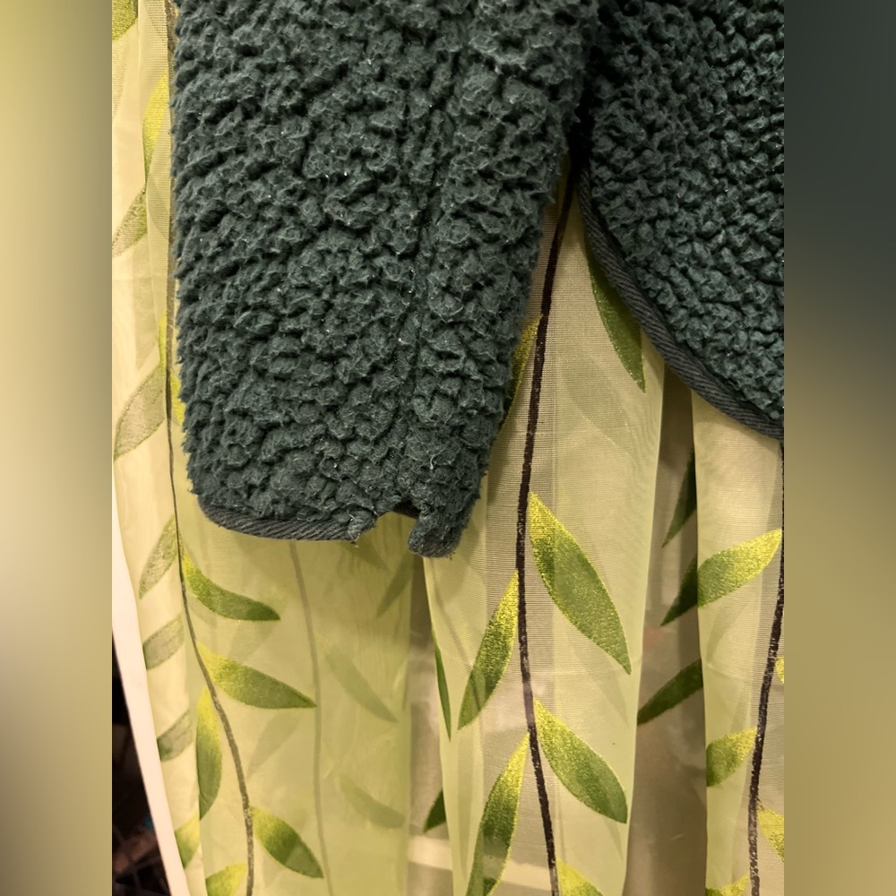 Oversized Fuzzy Pullover - Picture 5 of 6